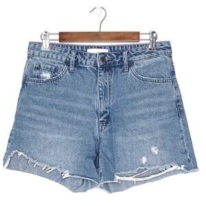 VERVET Women’s  denim  cut off shorts distressed blue light wash 
Sz 30 Large